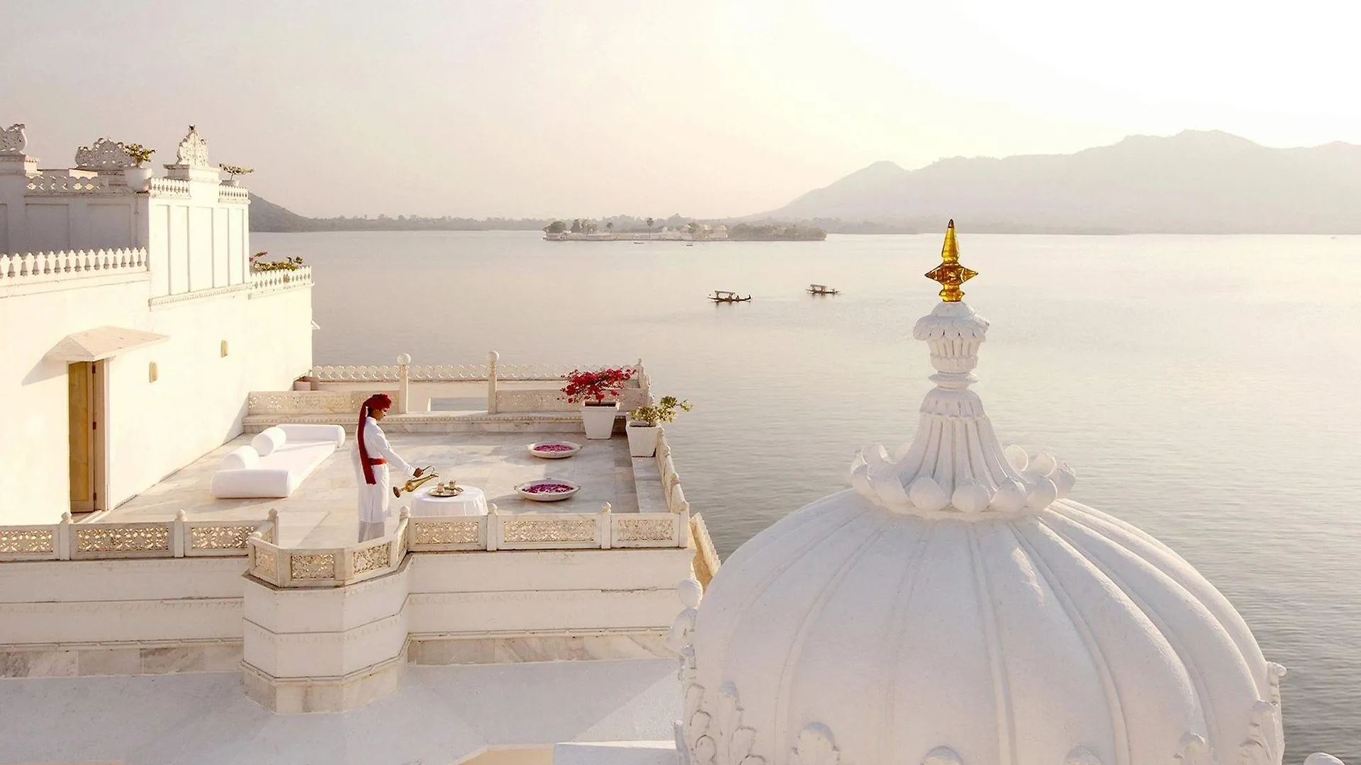 Taj Lake Palace Удайпур 5*,  Индия