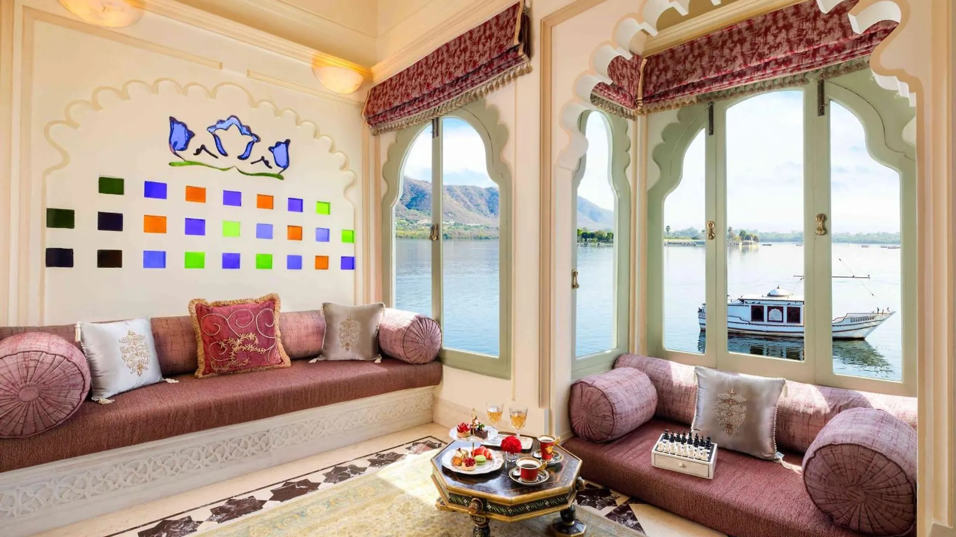 Taj Lake Palace Udaipur Resort