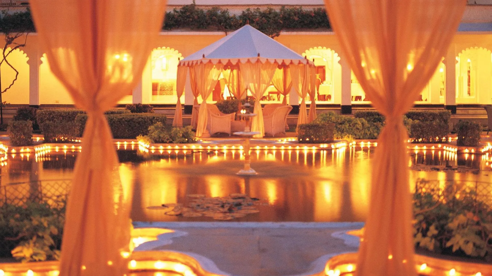 ***** Semesteranläggning (resort) Taj Lake Palace Udaipur Indien