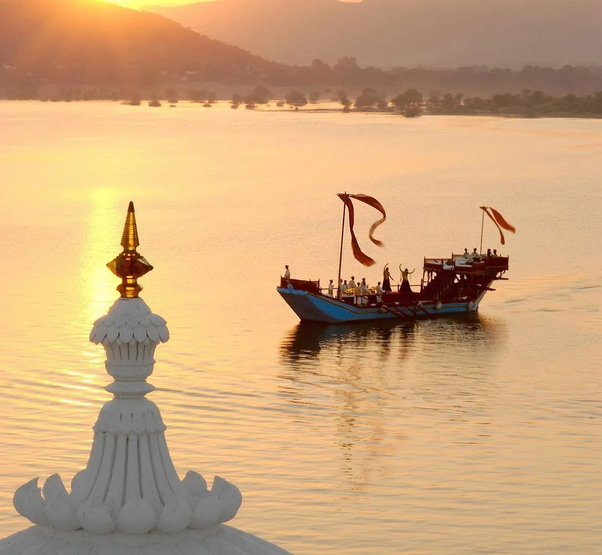 ***** Semesteranläggning (resort) Taj Lake Palace Udaipur Indien