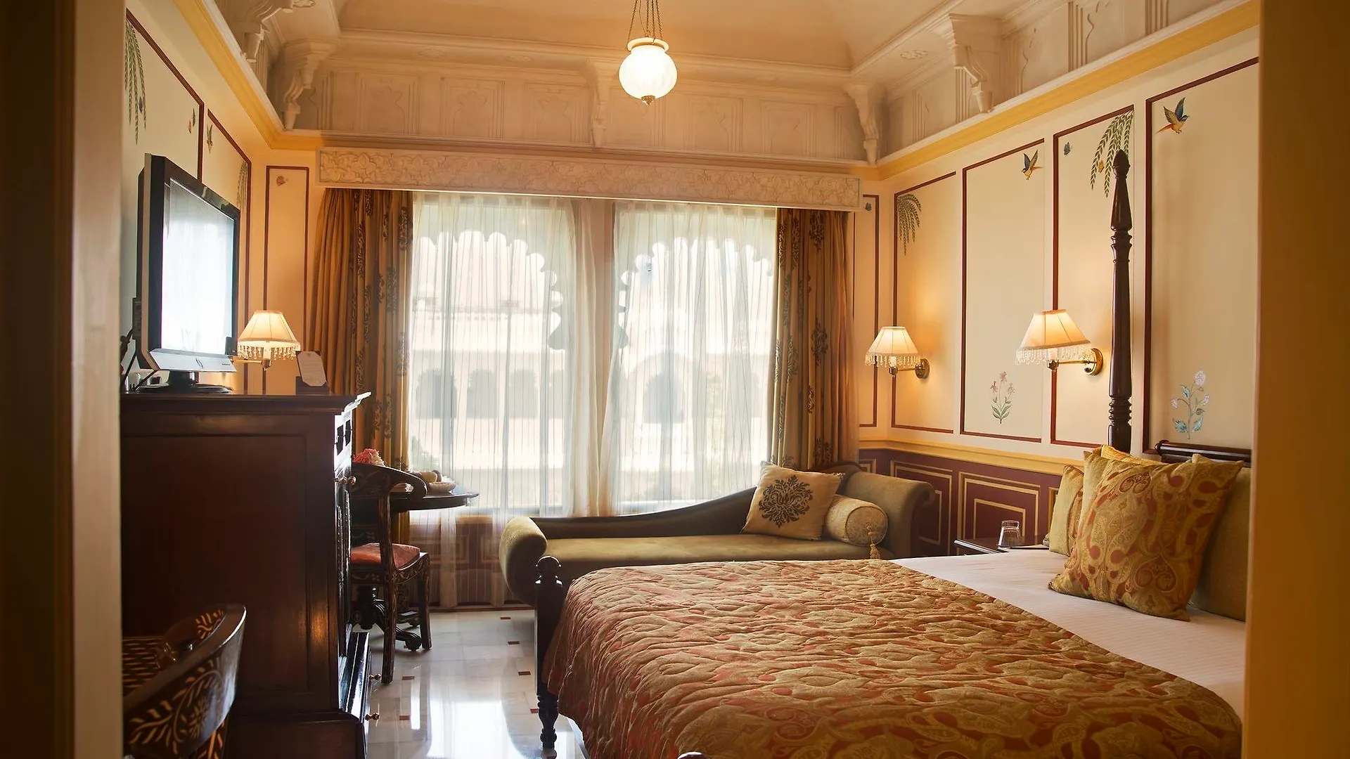 Taj Lake Palace Udaipur 5*,