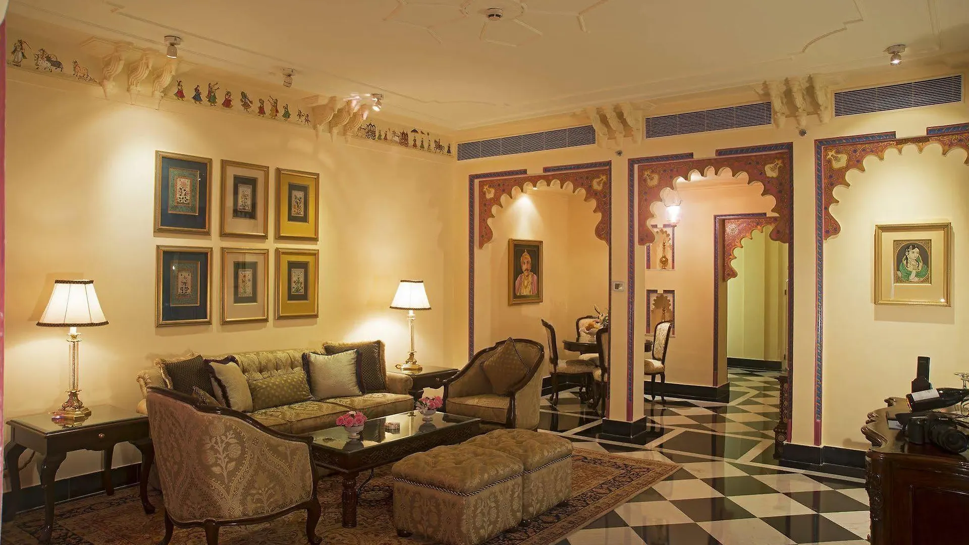 Taj Lake Palace Udaipur 5*,