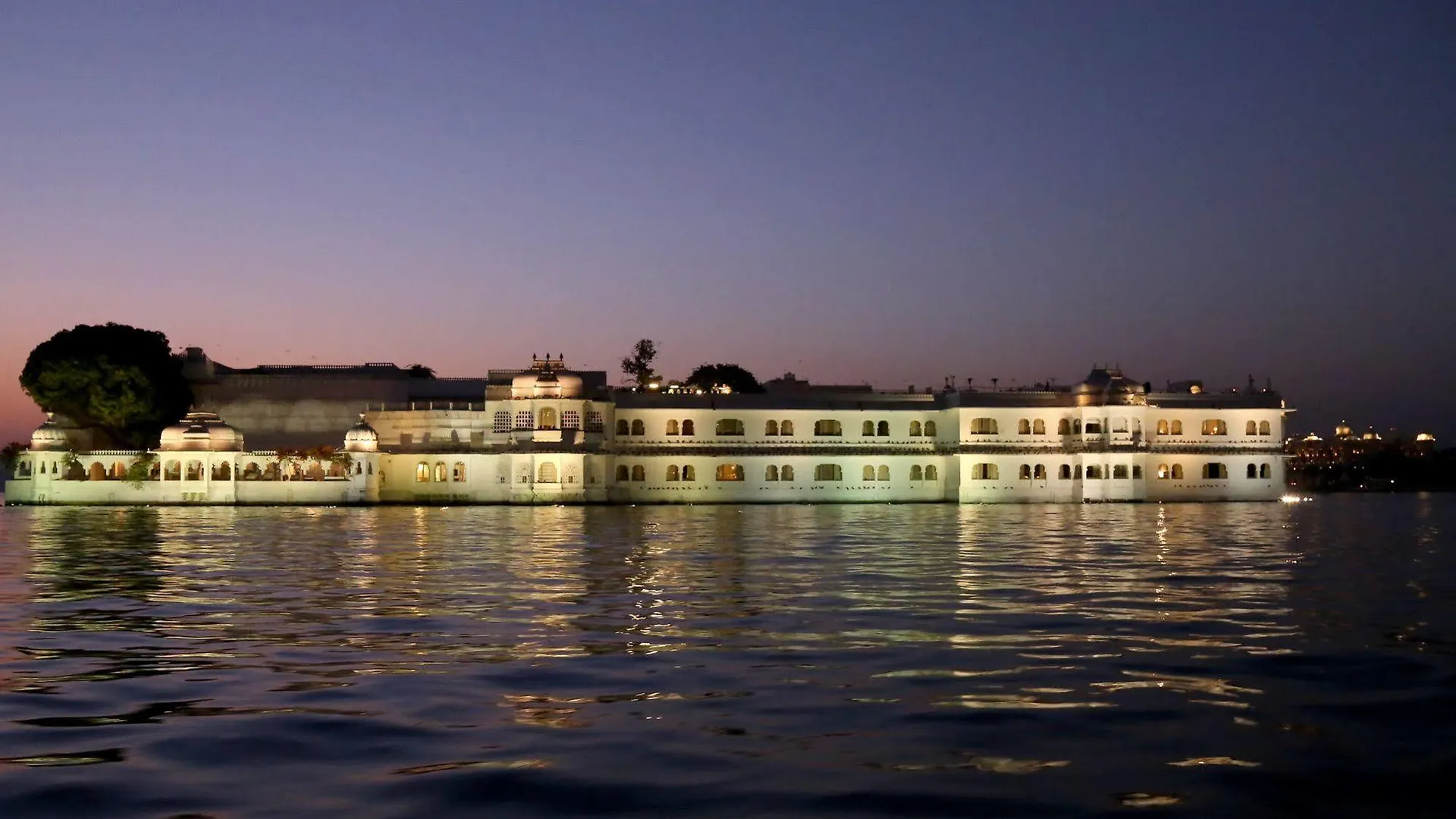 Taj Lake Palace Udaipur 5*,